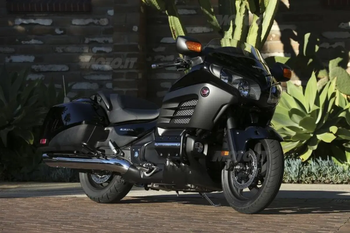 Honda GoldWing F6B  (10)