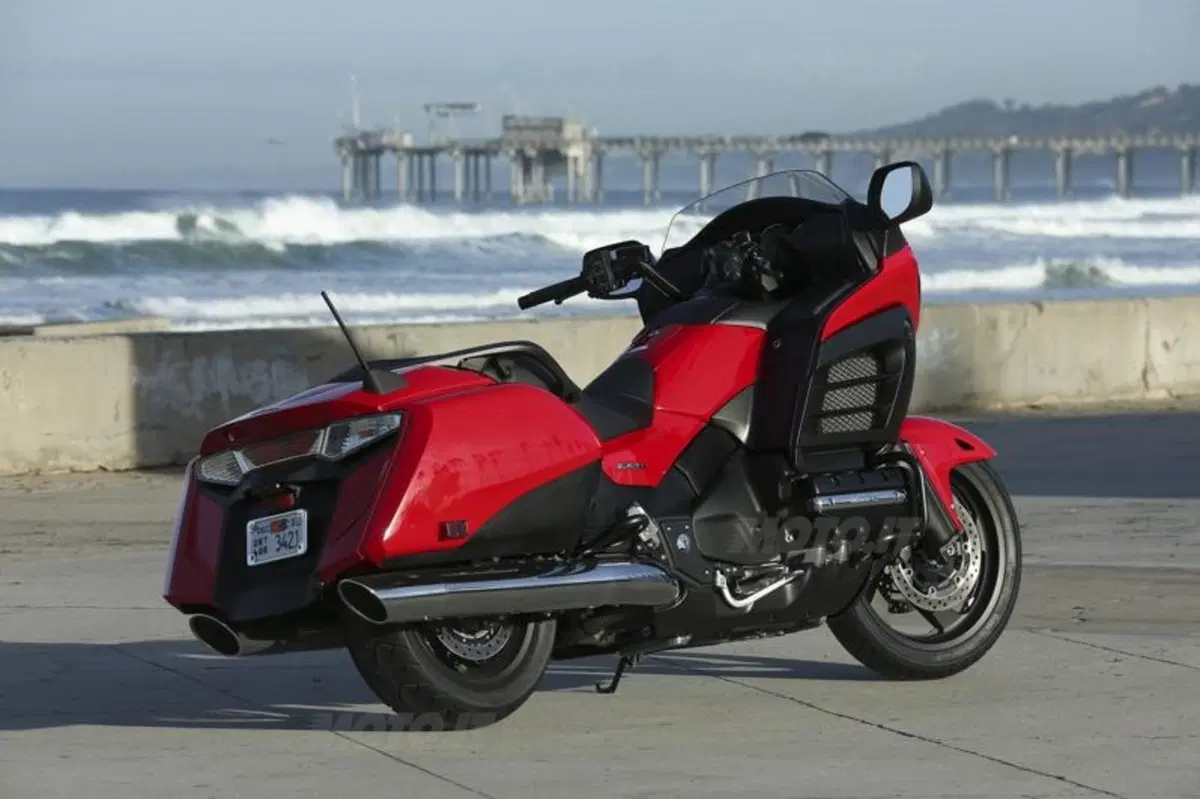 Honda GoldWing F6B  (14)