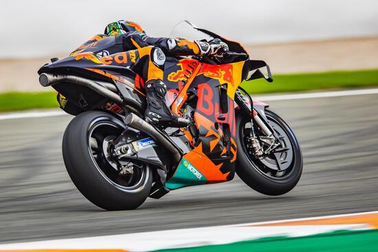 Brad Binder sulla KTM RC16 a Valencia