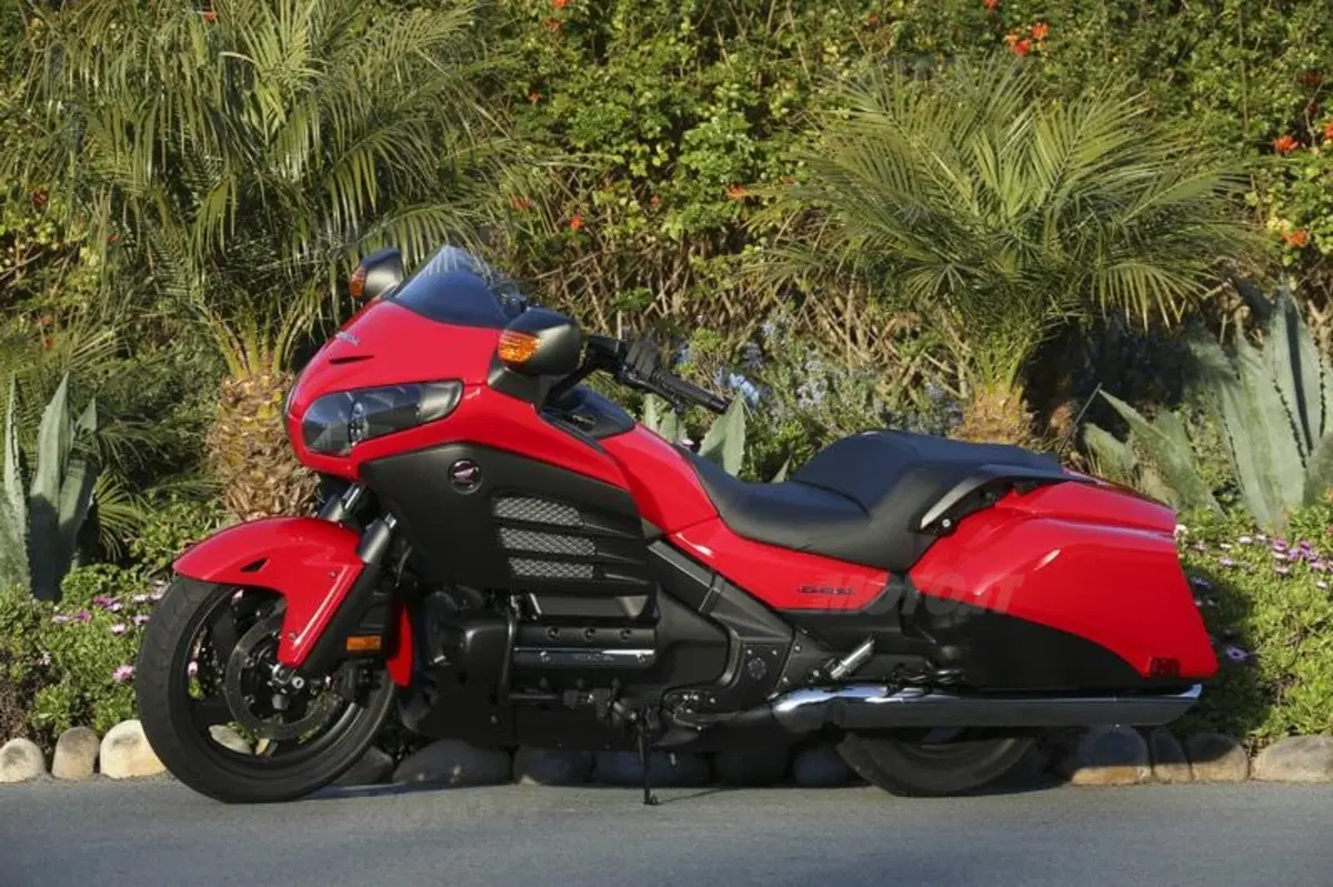 Honda GoldWing F6B  (19)