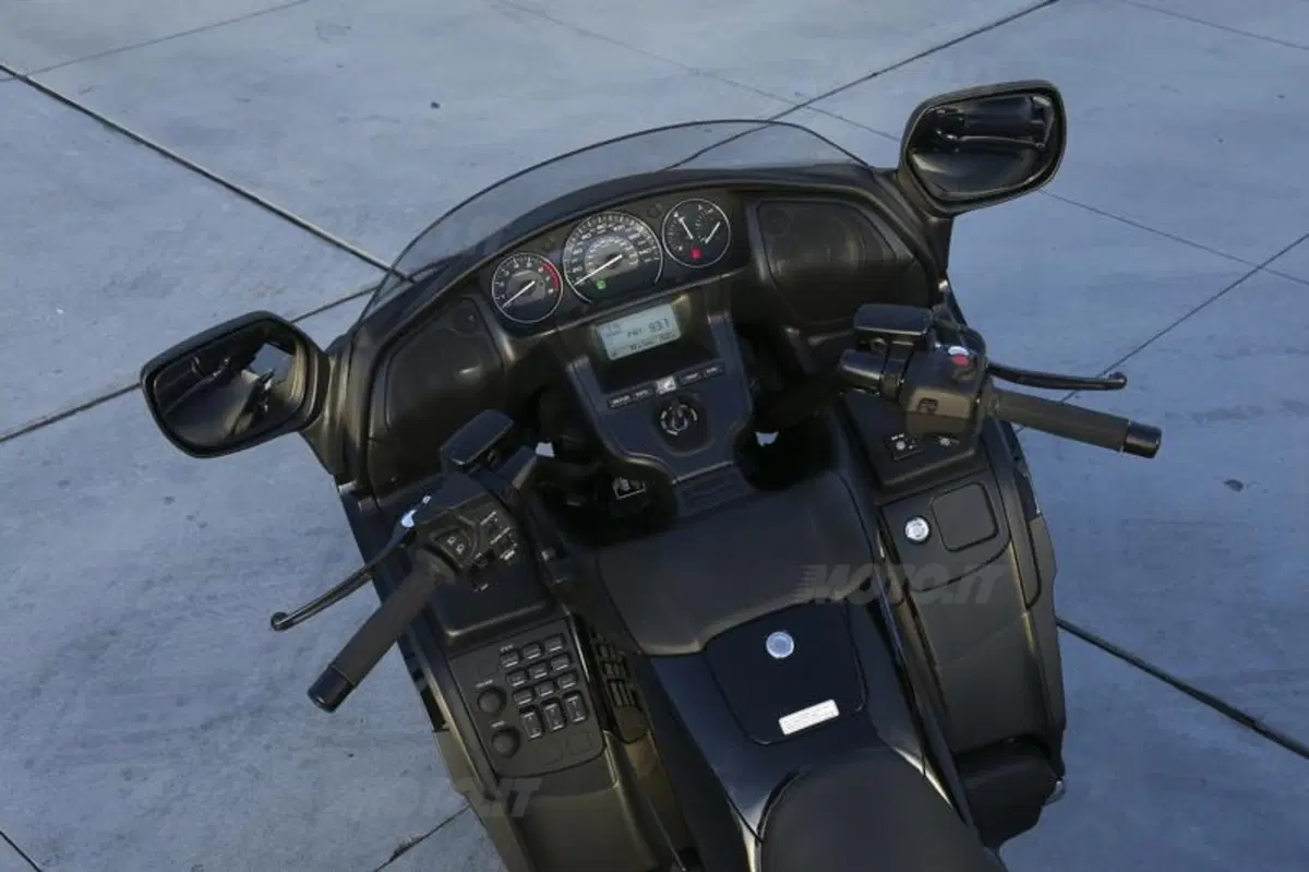Honda GoldWing F6B  (21)