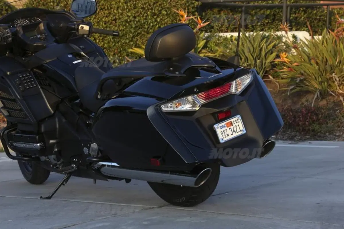 Honda GoldWing F6B  (24)