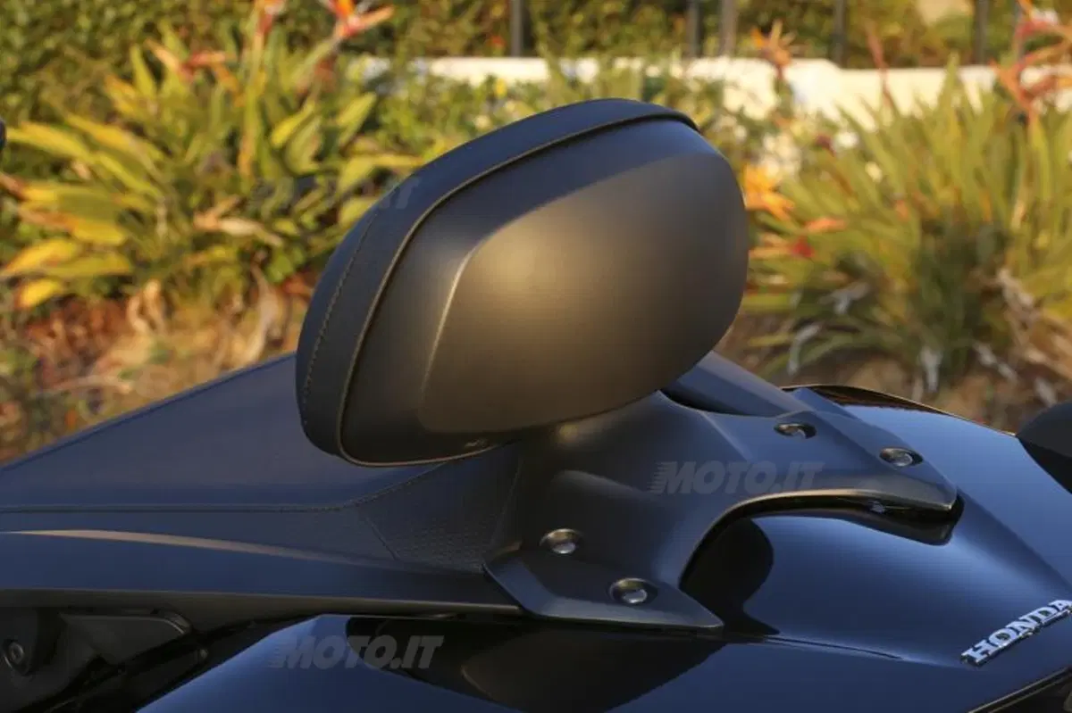 Honda GoldWing F6B  (25)