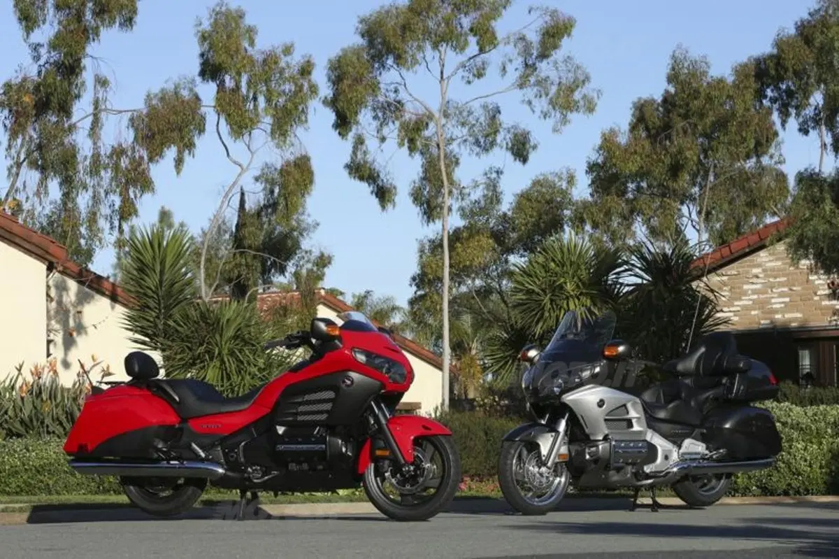 Honda GoldWing F6B  (31)