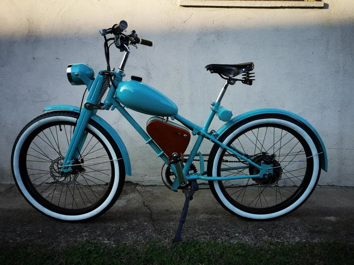 Gabriele che trasforma l’Aquilotto in e-bike (3)
