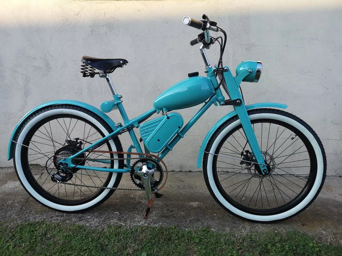 Gabriele che trasforma l’Aquilotto in e-bike (7)