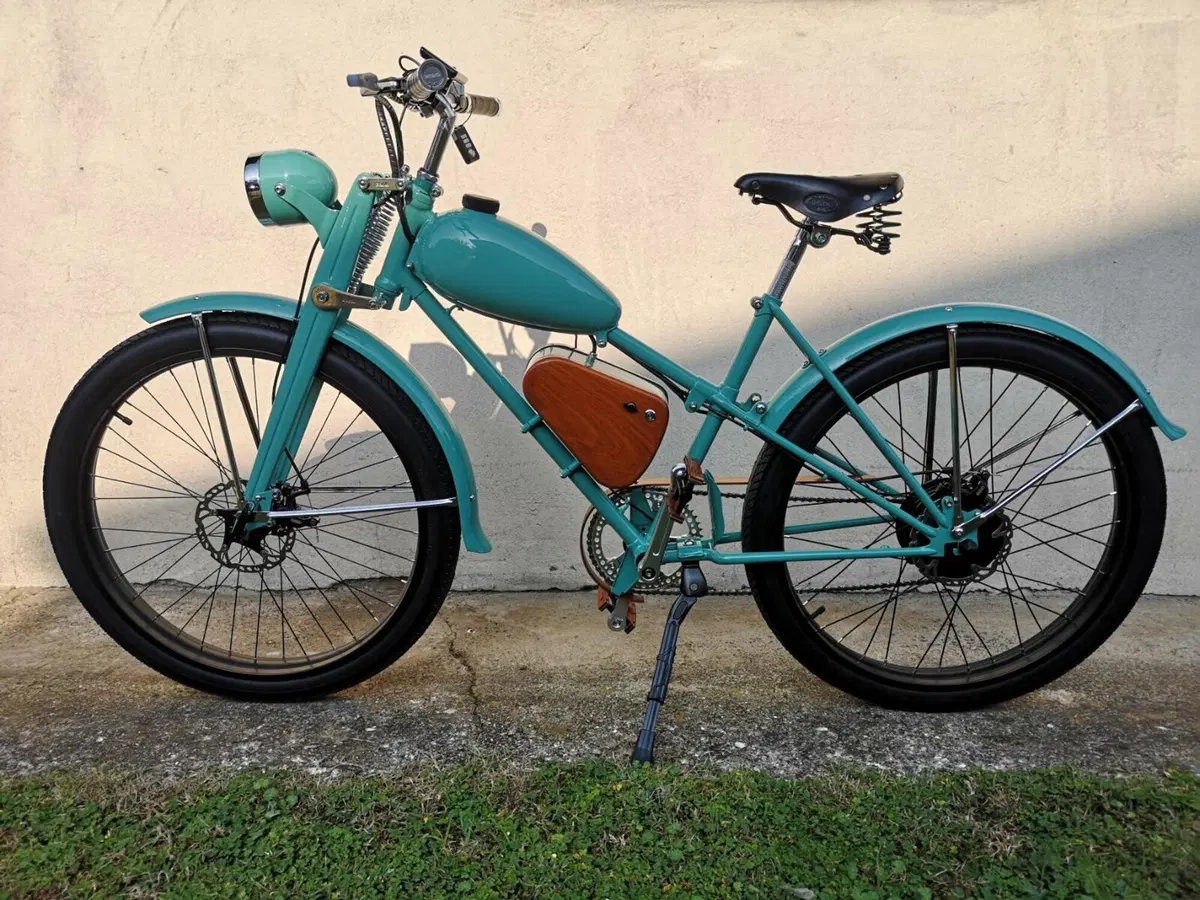 Gabriele che trasforma l’Aquilotto in e-bike (8)