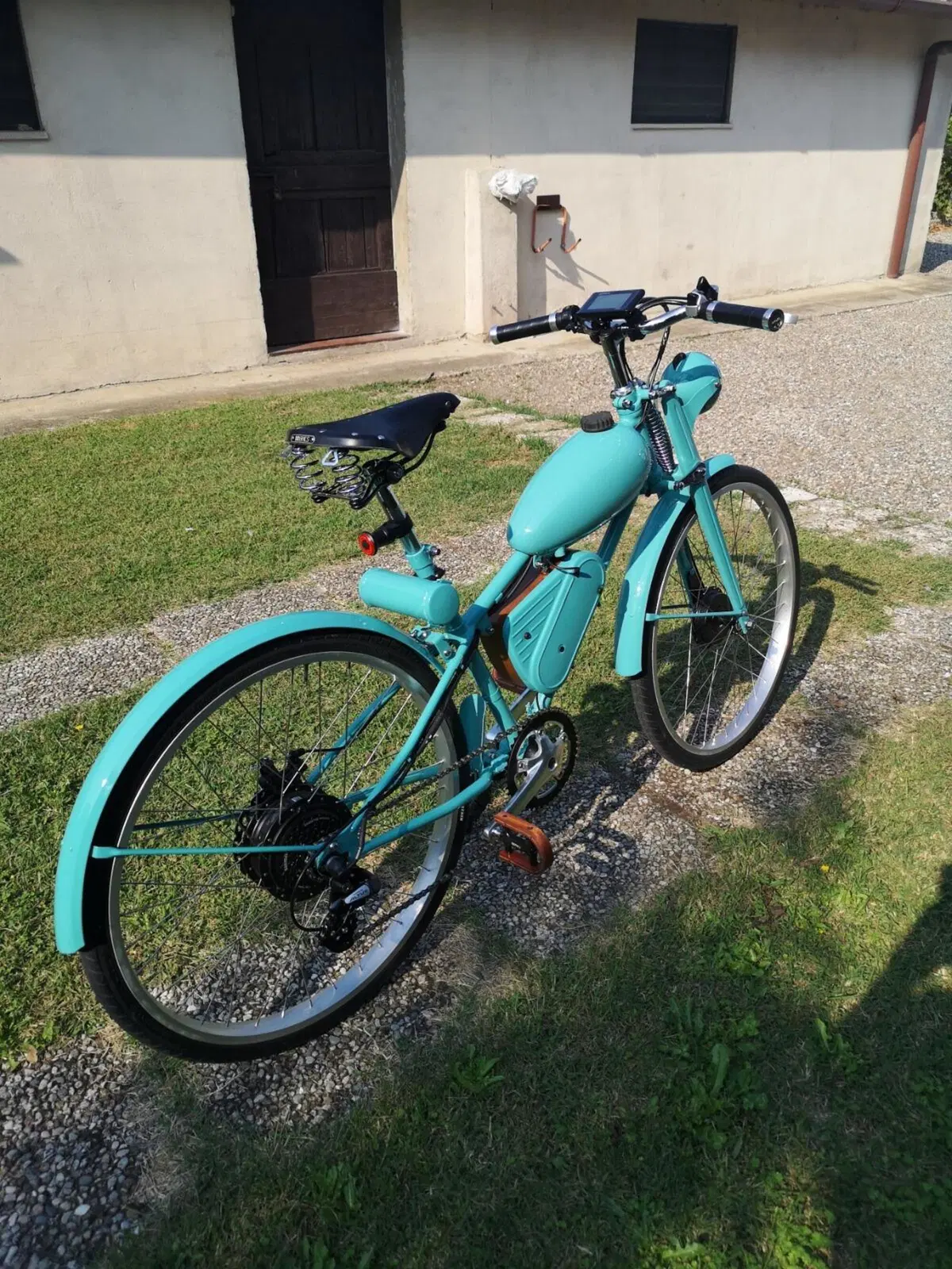 Gabriele che trasforma l’Aquilotto in e-bike (9)