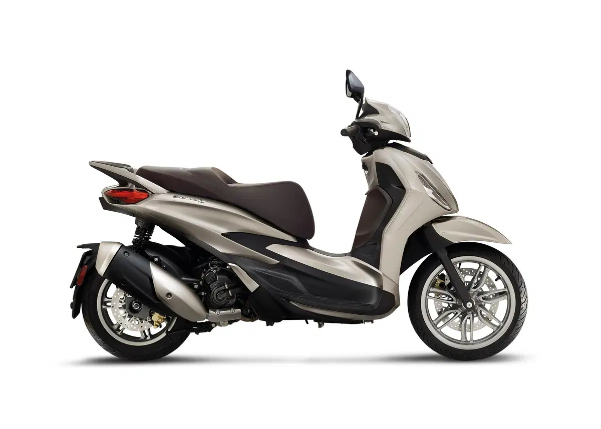 Il nuovo Piaggio Beverly in anteprima mondiale: da scooter a crossover (7)
