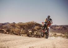 Dakar 2021. 1a Tappa. Labirinto Bisha. Salgono Price, KTM, e Sainz, Mini