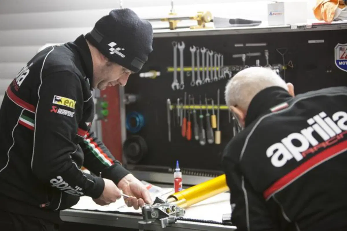 Presentato a Milano il World SBK Aprilia Racing team 2013 (12)