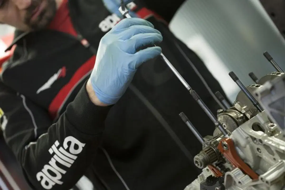 Presentato a Milano il World SBK Aprilia Racing team 2013 (17)