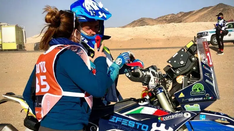 Dakar 2021, dietro le quinte:  Start Tappa 3, rischio acqua nella benzina!