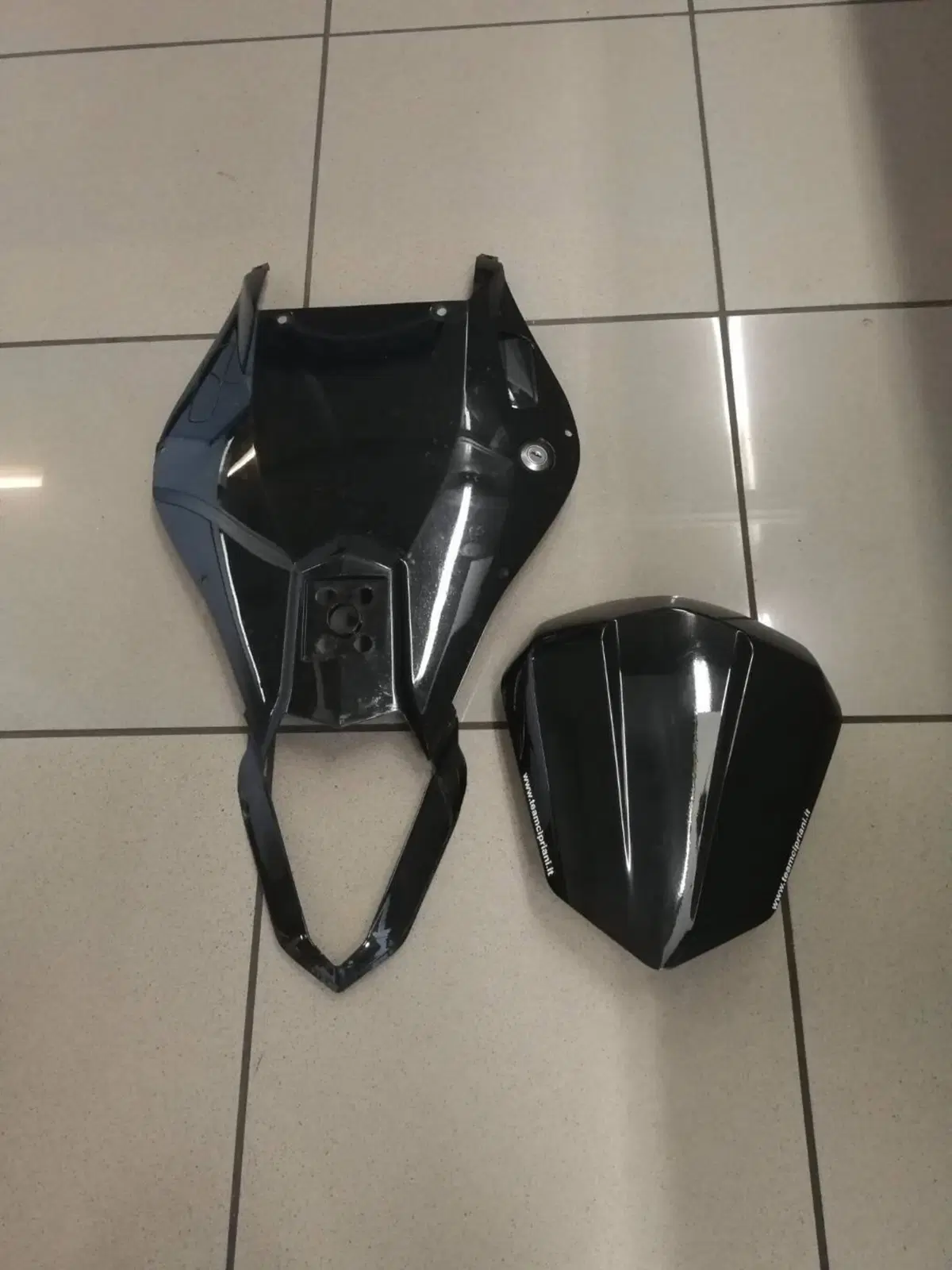 COPRI SELLA MONOPOSTO E SOTTOCODONE YAMAHA R6 2006 (2)