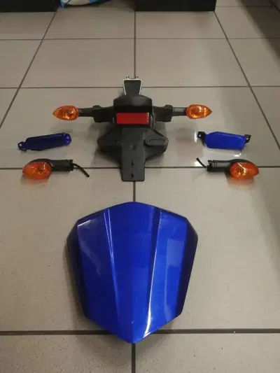 CODINO MONOPOSTO, PORTATARGA E FRECCE YAMAHA R6