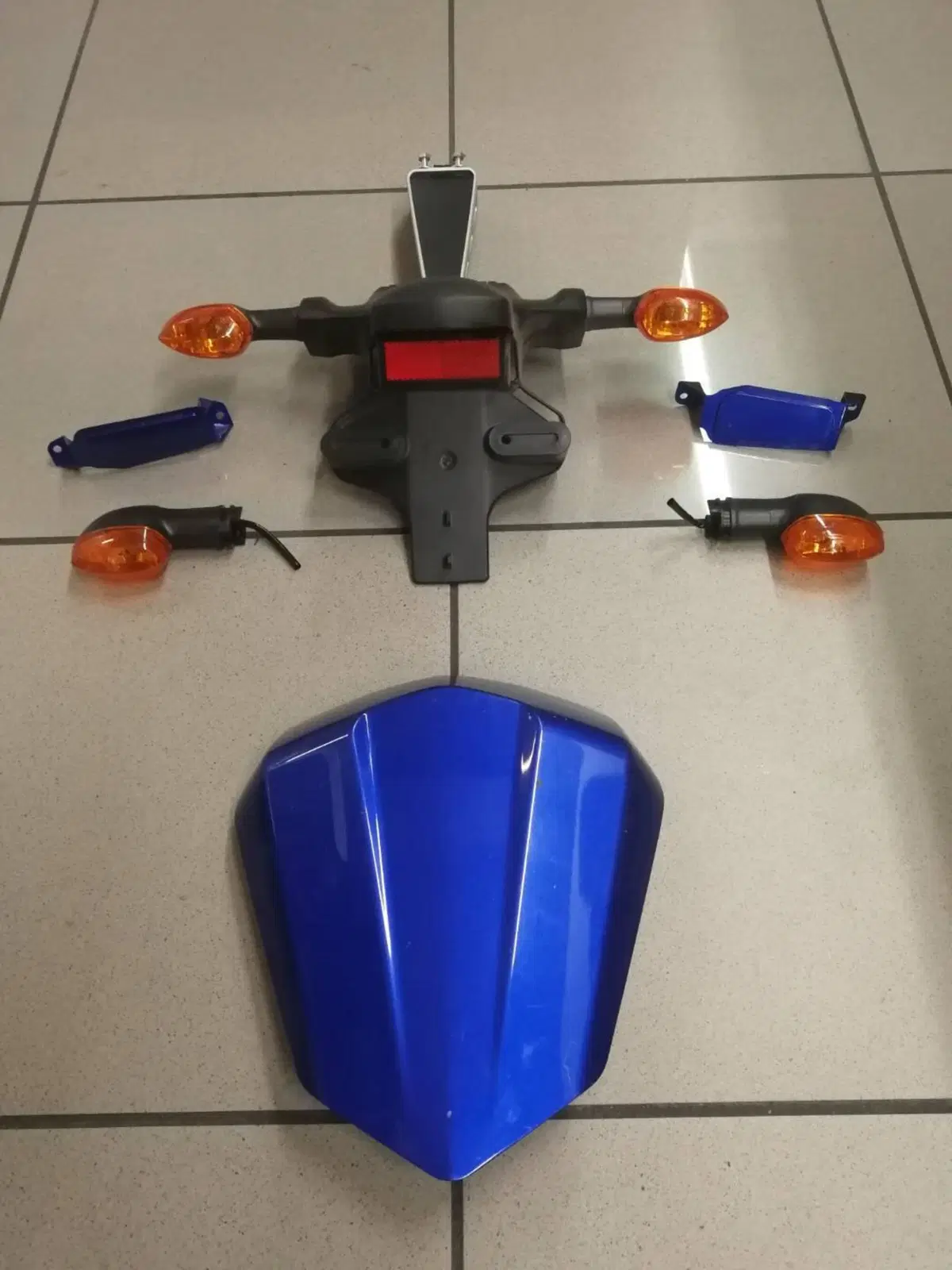 CODINO MONOPOSTO, PORTATARGA E FRECCE YAMAHA R6 (4)