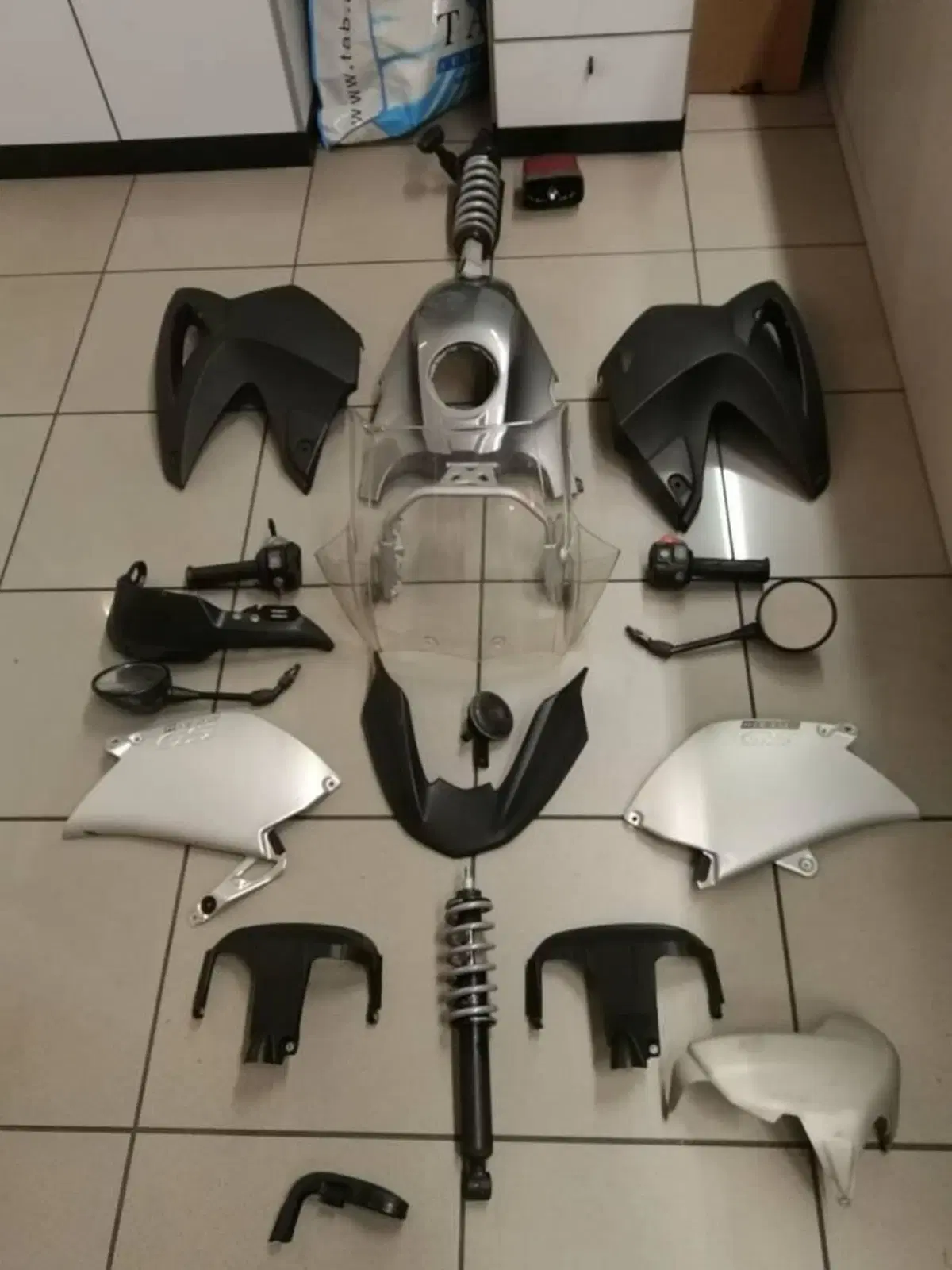 PEZZI VARI ORIGINALI BMW 1200 GS 2004/07 (2)