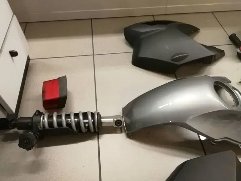 PEZZI VARI ORIGINALI BMW 1200 GS 2004/07 (6)