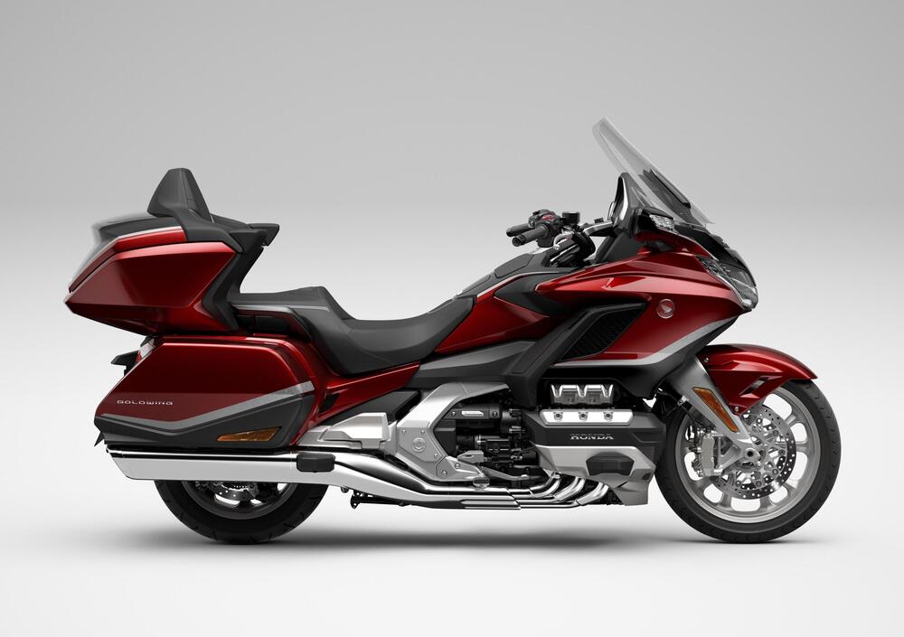 Honda GL 1800 Gold Wing Tour DCT (2021) (2)