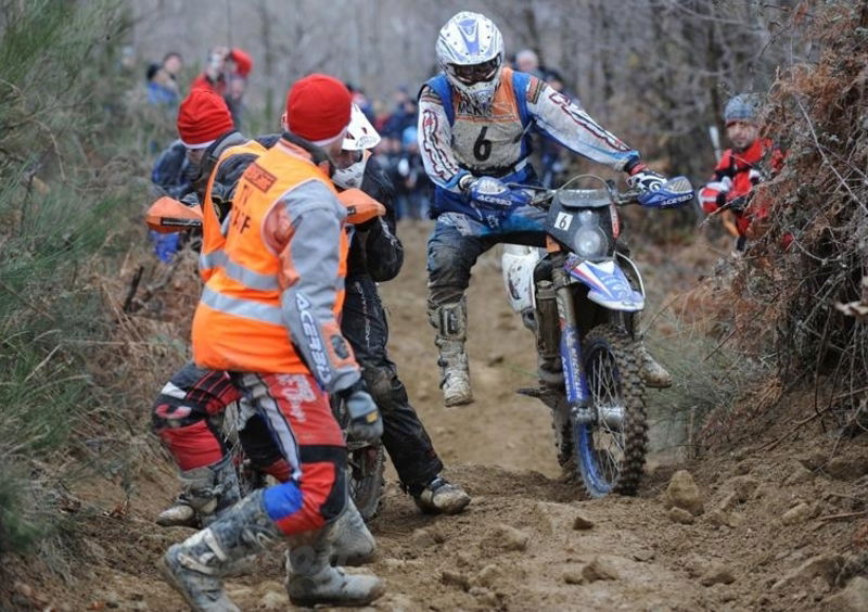 Electroshock all&#039;Hell&rsquo;s Gate con KTM Freeride per 30 spettatori