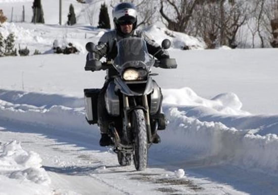 Nico Cereghini: “In moto sulla neve sono guai”