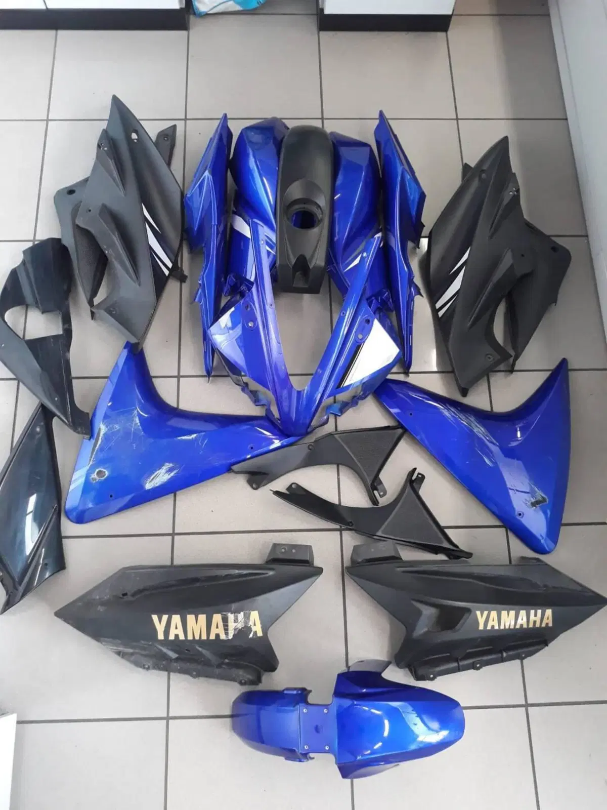 PLASTICHE ORIGINALI YAMAHA YZF 125 R (5)