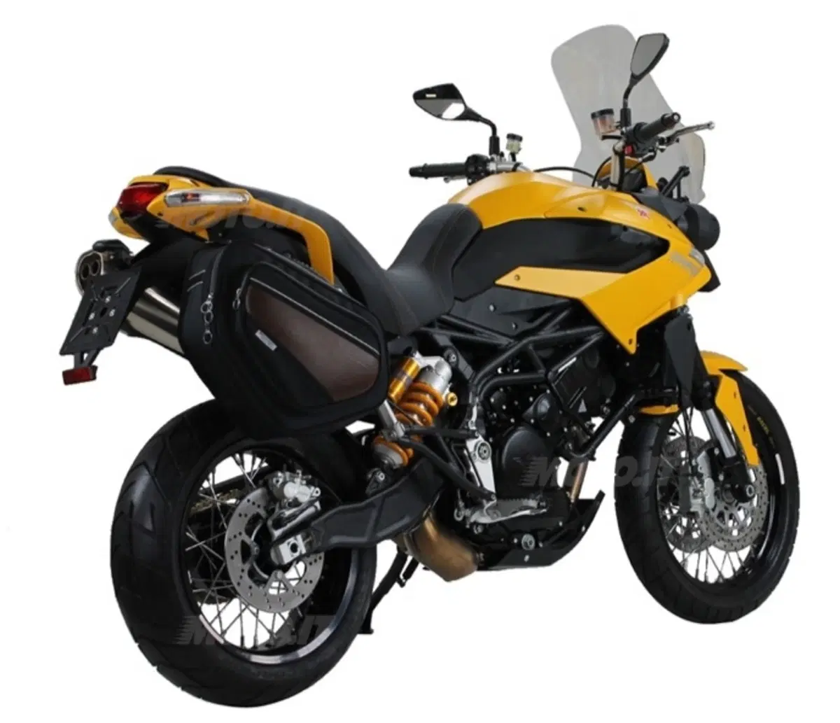Moto Morini Granpasso 1200 Travel Yellow  (2)