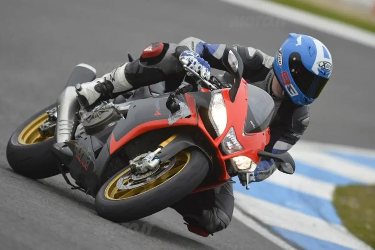 Aprilia RSV4 2013 aPRC ABS