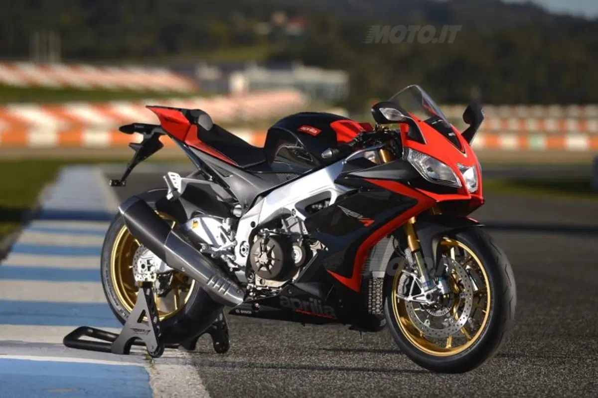 Aprilia RSV4 2013 aPRC ABS (14)