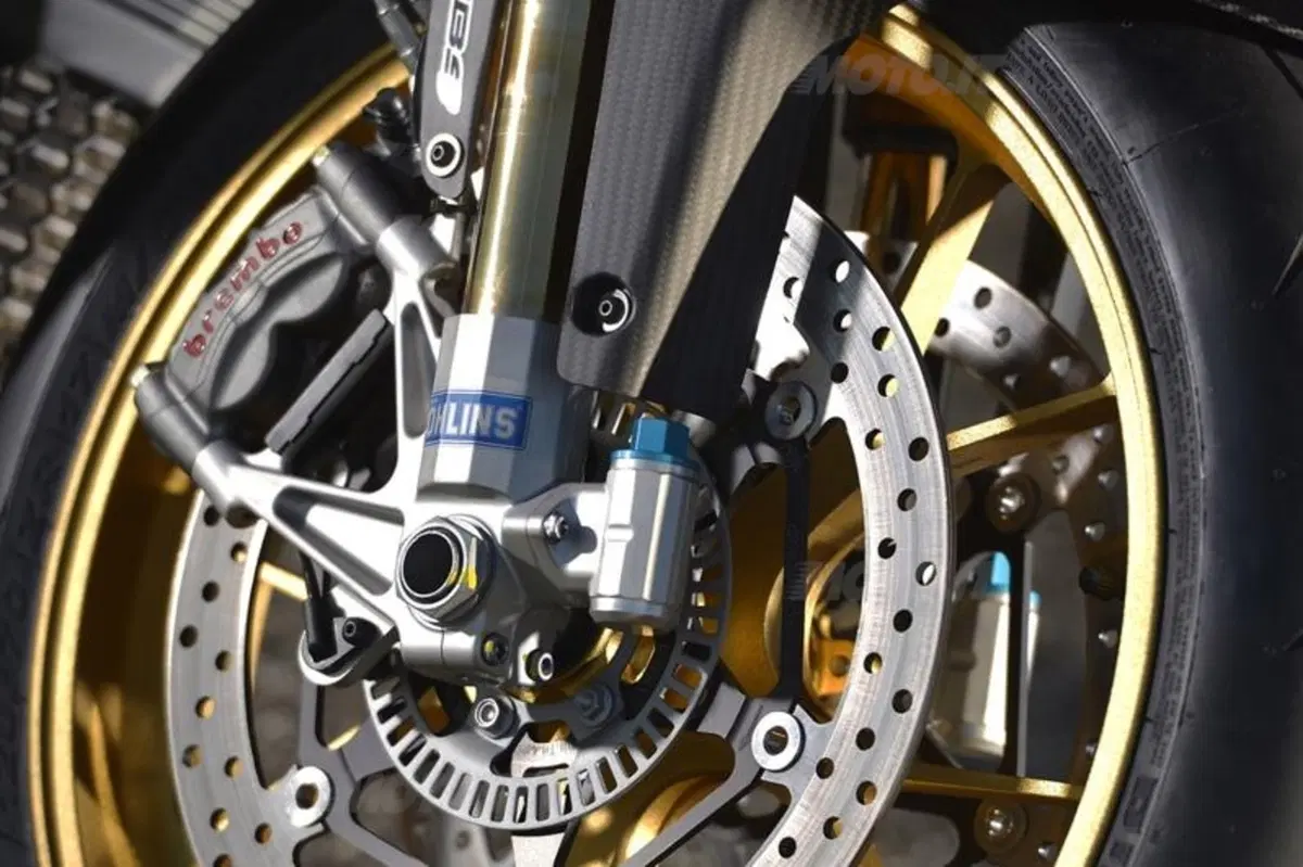 Aprilia RSV4 2013 aPRC ABS (19)