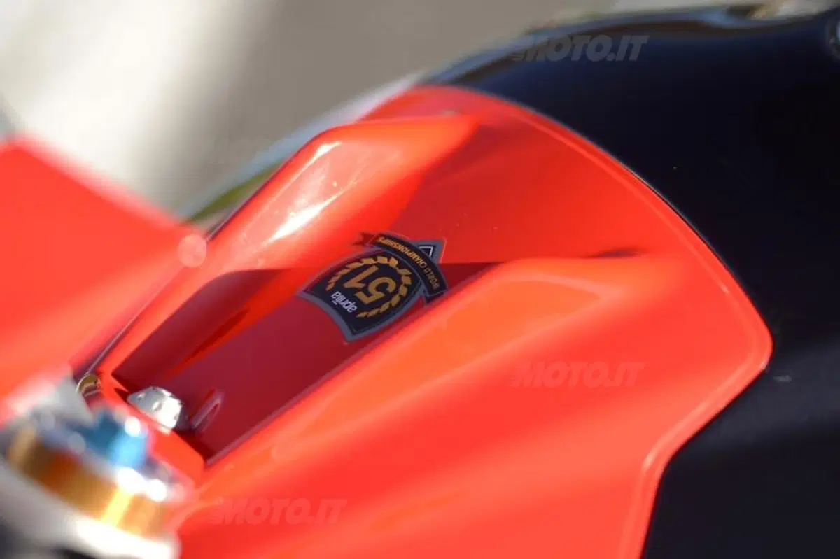 Aprilia RSV4 2013 aPRC ABS (27)