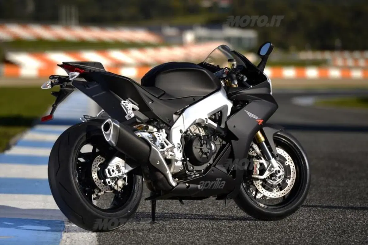 Aprilia RSV4 2013 aPRC ABS (35)