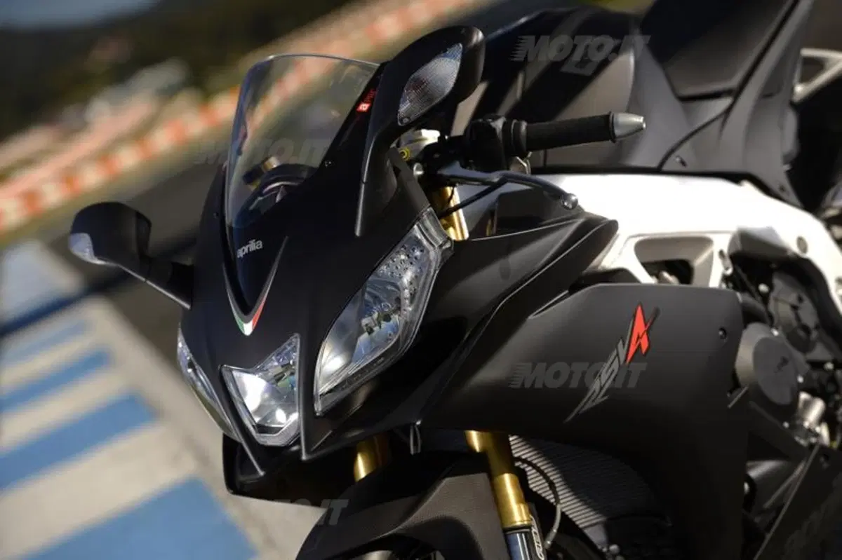 Aprilia RSV4 2013 aPRC ABS (44)