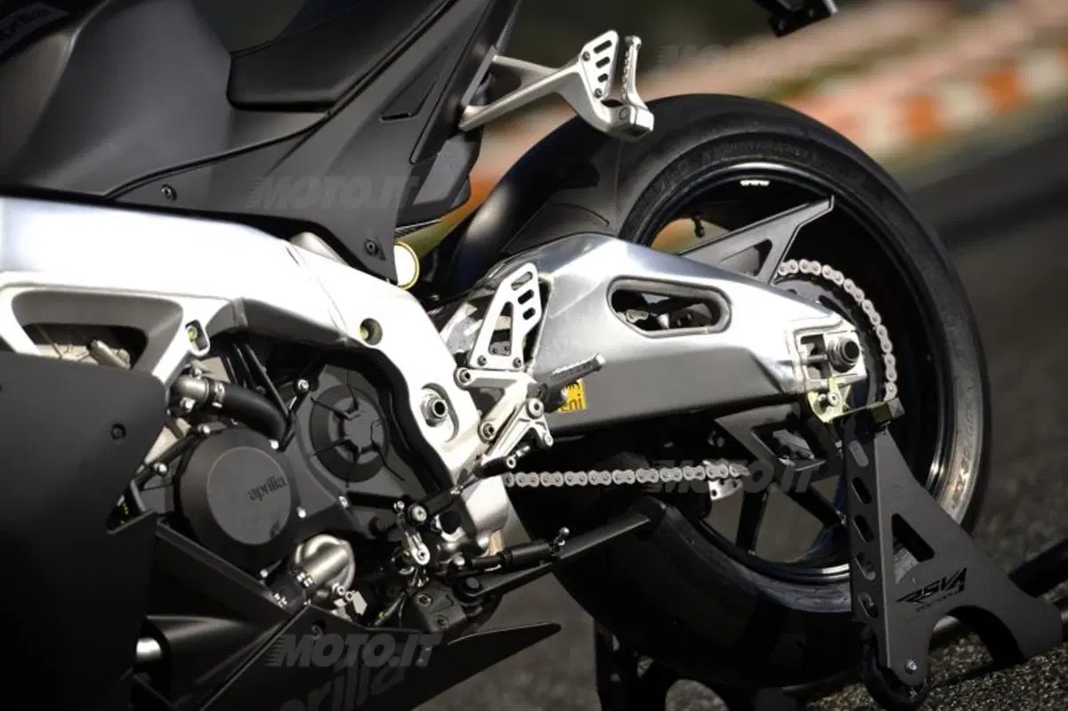 Aprilia RSV4 2013 aPRC ABS (45)