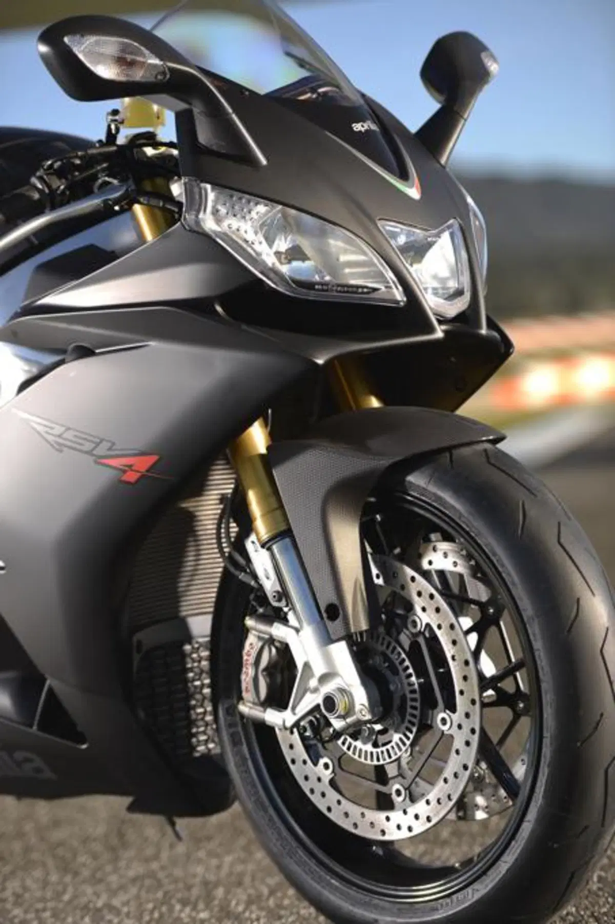 Aprilia RSV4 2013 aPRC ABS (49)