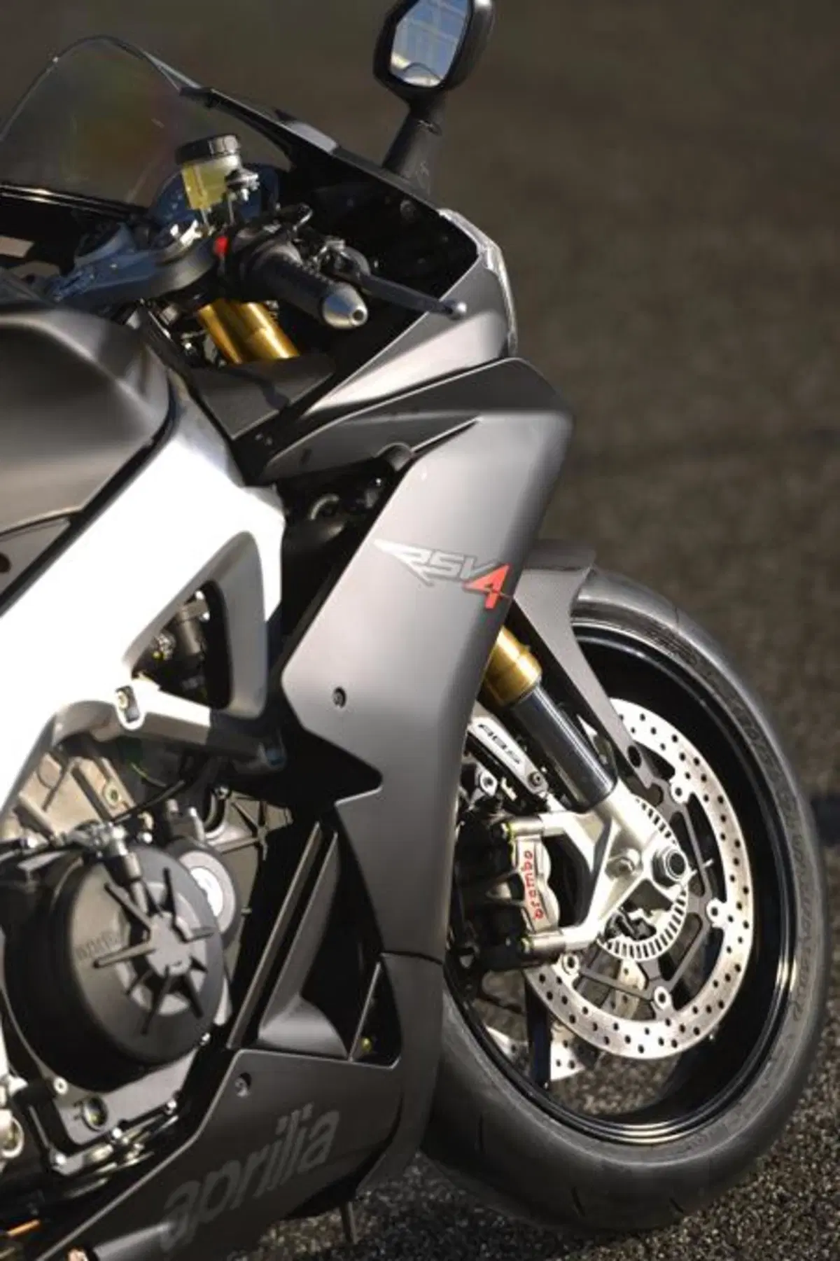 Aprilia RSV4 2013 aPRC ABS (51)