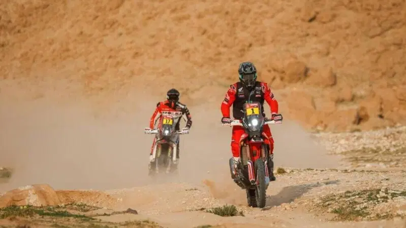 Dakar 2021. Sesta tappa a Barreda. In testa Price