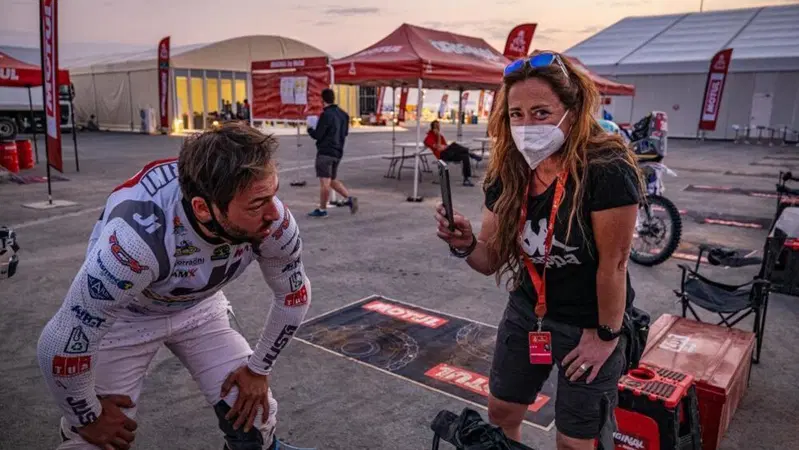 Dakar 2021, tappa 6. Pillole di Gerry: aiuto, come si monta 'sta tenda?