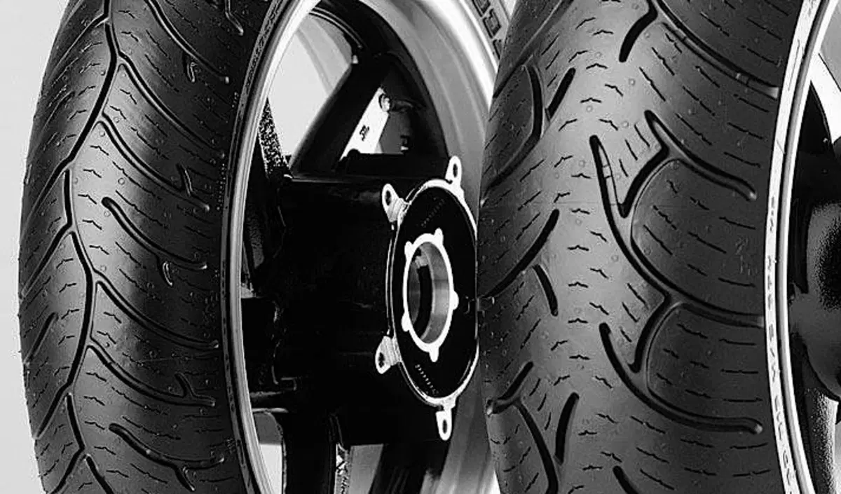 Gomme invernali per moto e scooter. Esistono? (5)