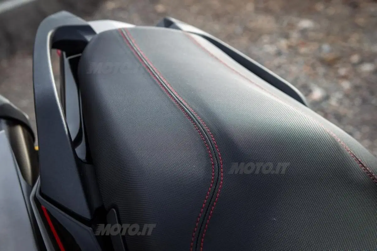 Triumph Tiger Sport 2013  (32)
