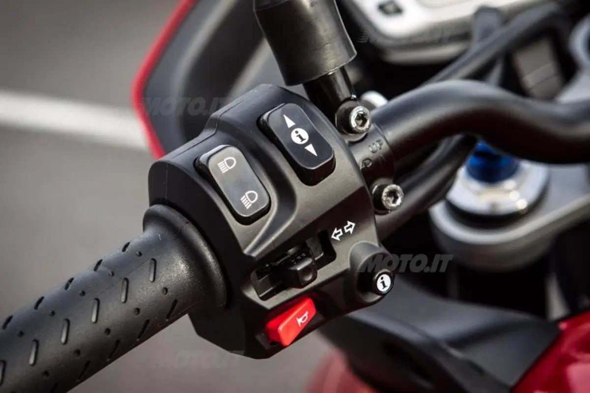 Triumph Tiger Sport 2013  (37)