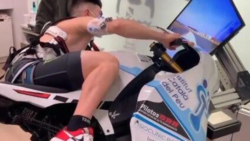 MotoGP. Maverick Vinales: il regalo di compleanno &egrave; un allenamento con un simulatore speciale [VIDEO]