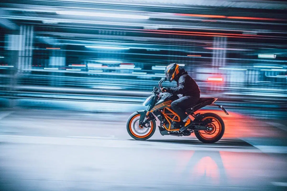 KTM 125 Duke e 390 Duke. Gli aggiornamenti per il 2021 (5)