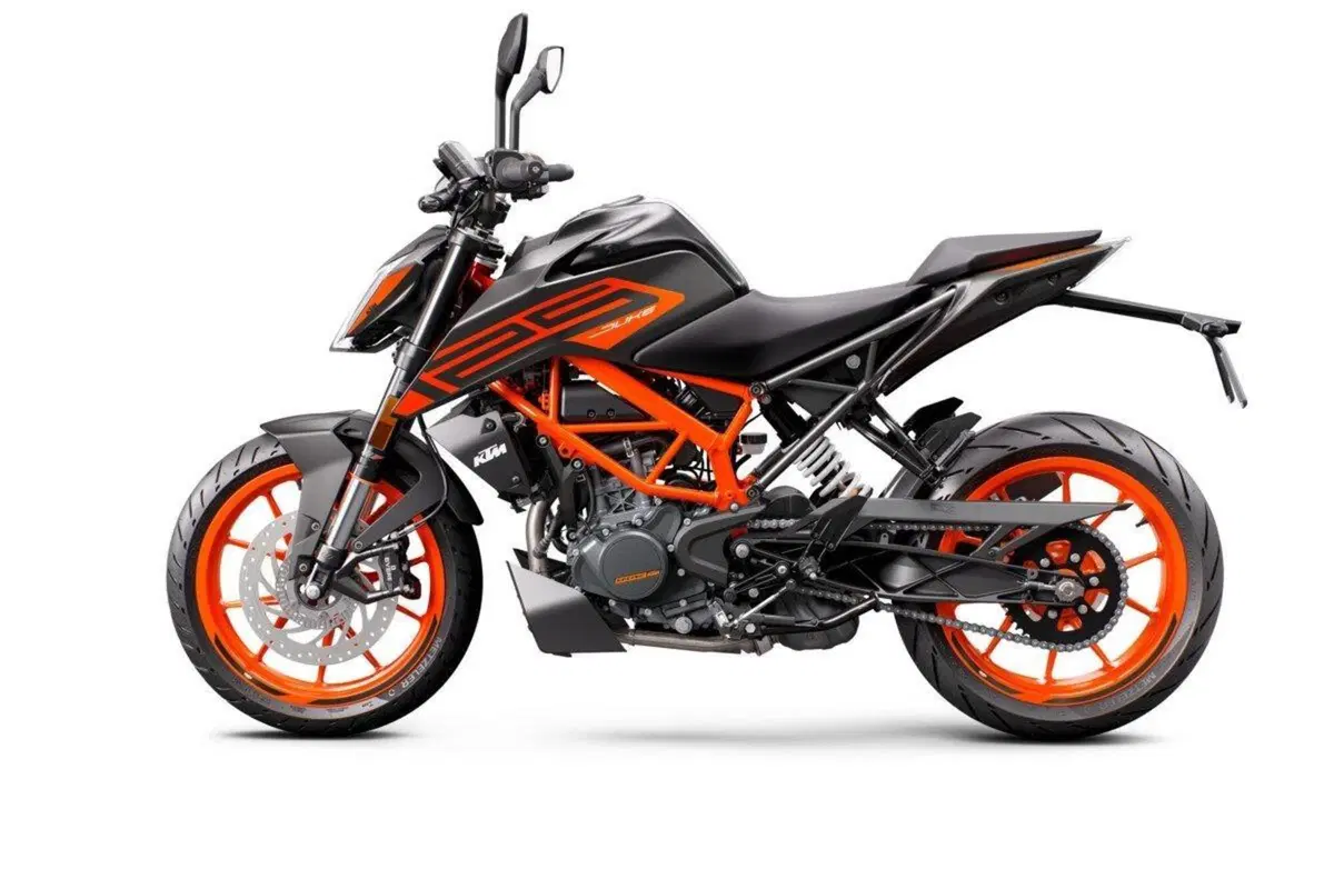 KTM 125 Duke e 390 Duke. Gli aggiornamenti per il 2021 (4)