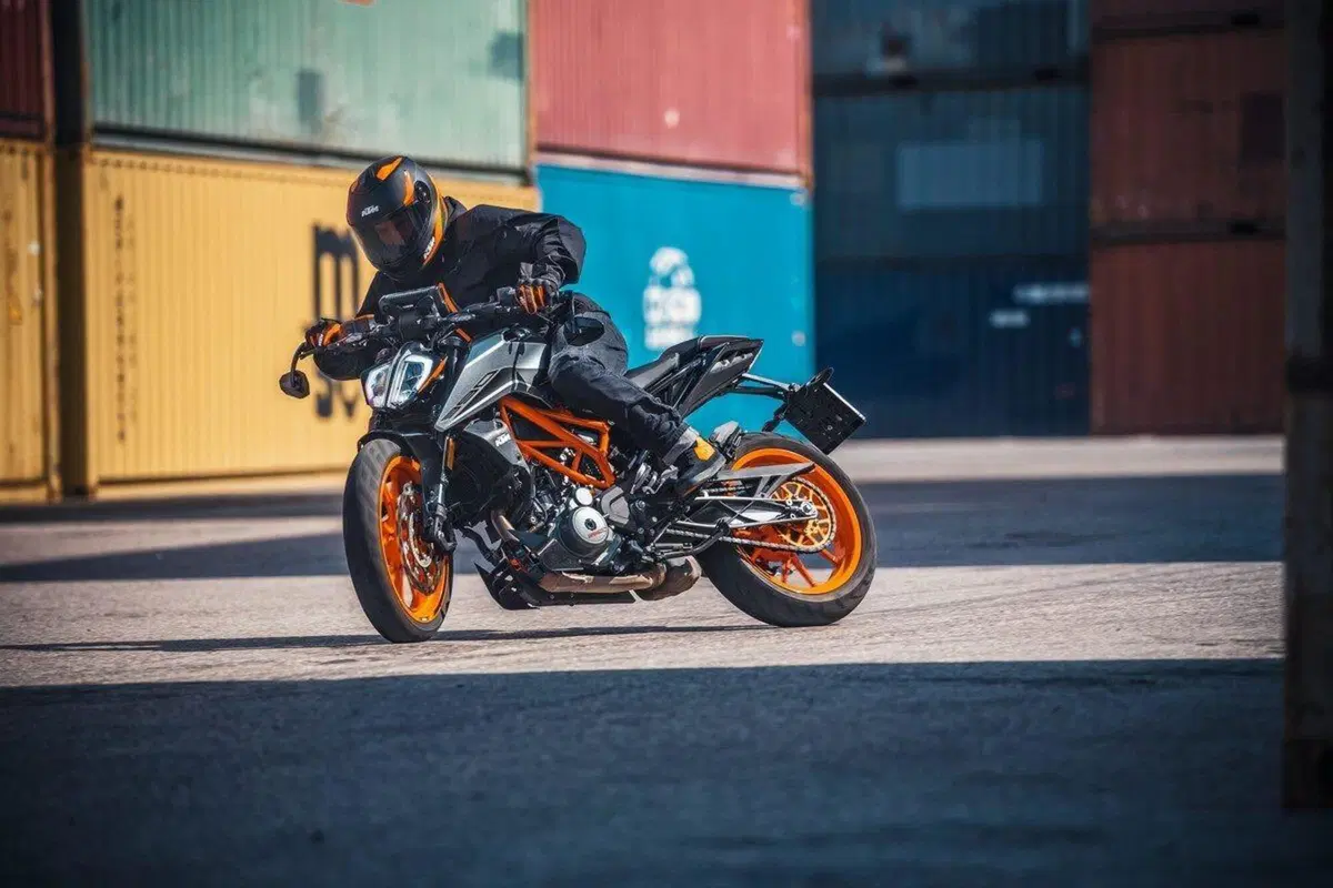 KTM 125 Duke e 390 Duke. Gli aggiornamenti per il 2021 (6)