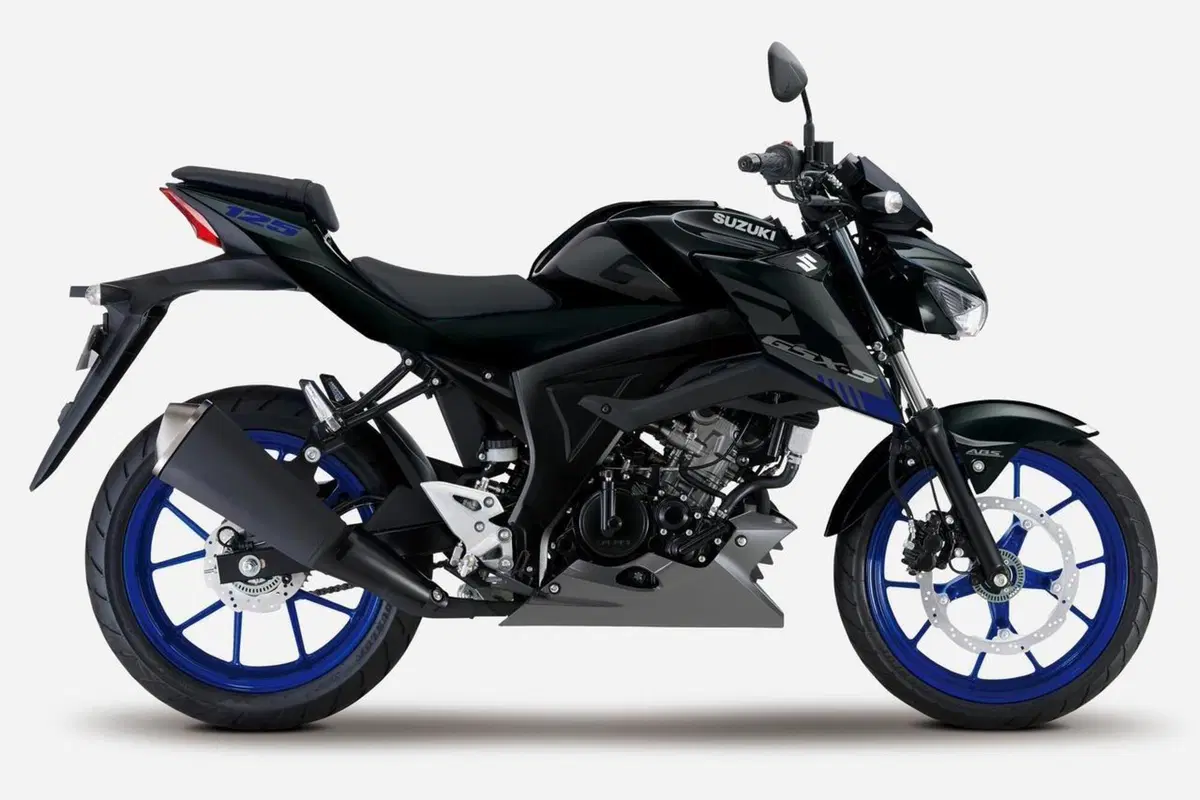 Suzuki, nuove colorazioni (giapponesi) per GSX-R 125 e GSX-S 125 (2)