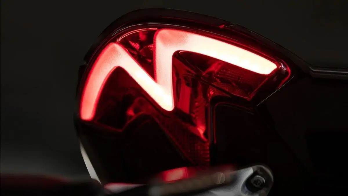 Triumph Speed Triple 1200 RS 2021 [Video teaser] (5)