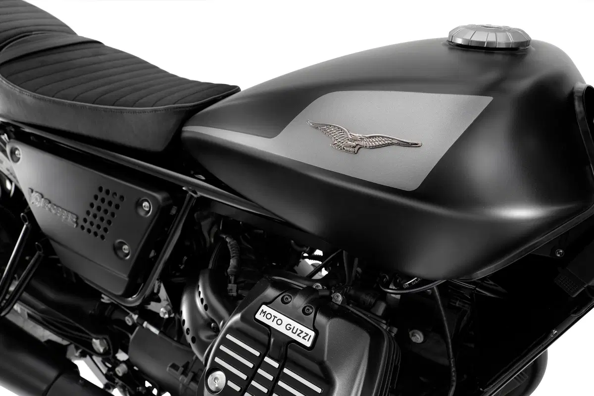 Moto Guzzi V9 Bobber e V9 Roamer 2021: ricevono il motore della TT (4)
