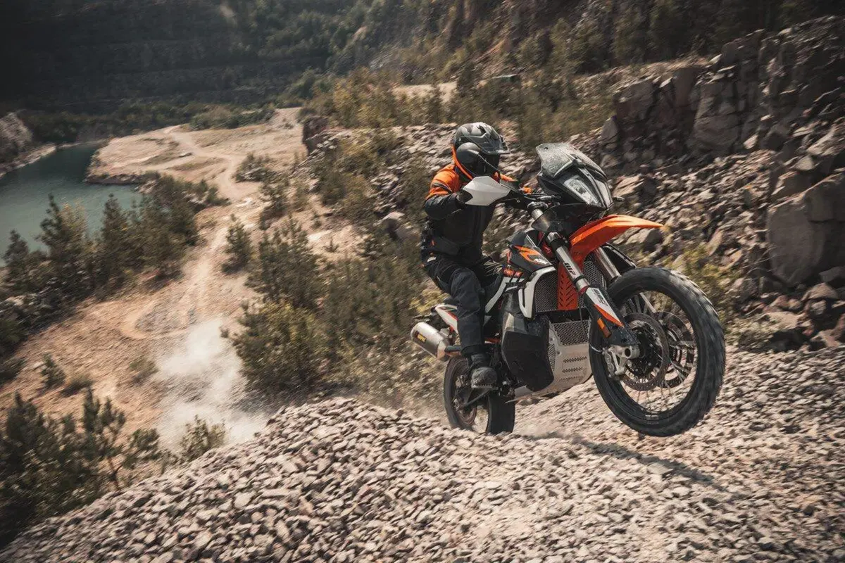 Nuova KTM 890 Adventure R Rally (8)