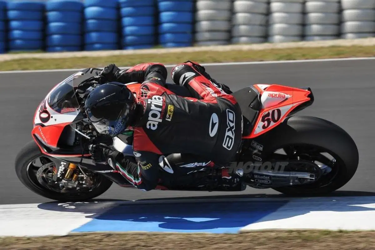 Phillip Island Superbike: Checa domina la seconda giornata